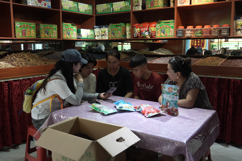 实践团开展短视频剪辑教学。受访者供图