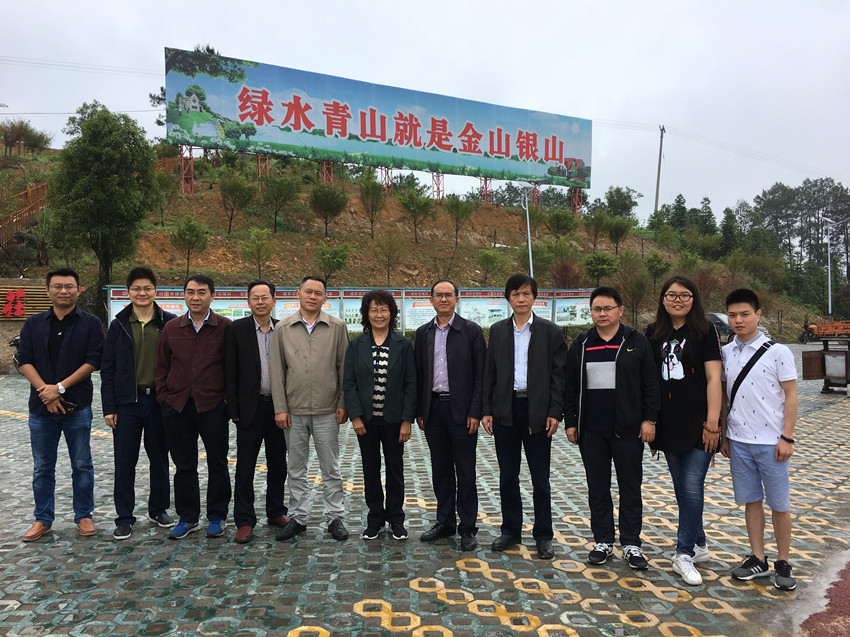 与四川文理学院同行考察达川区乌梅基地